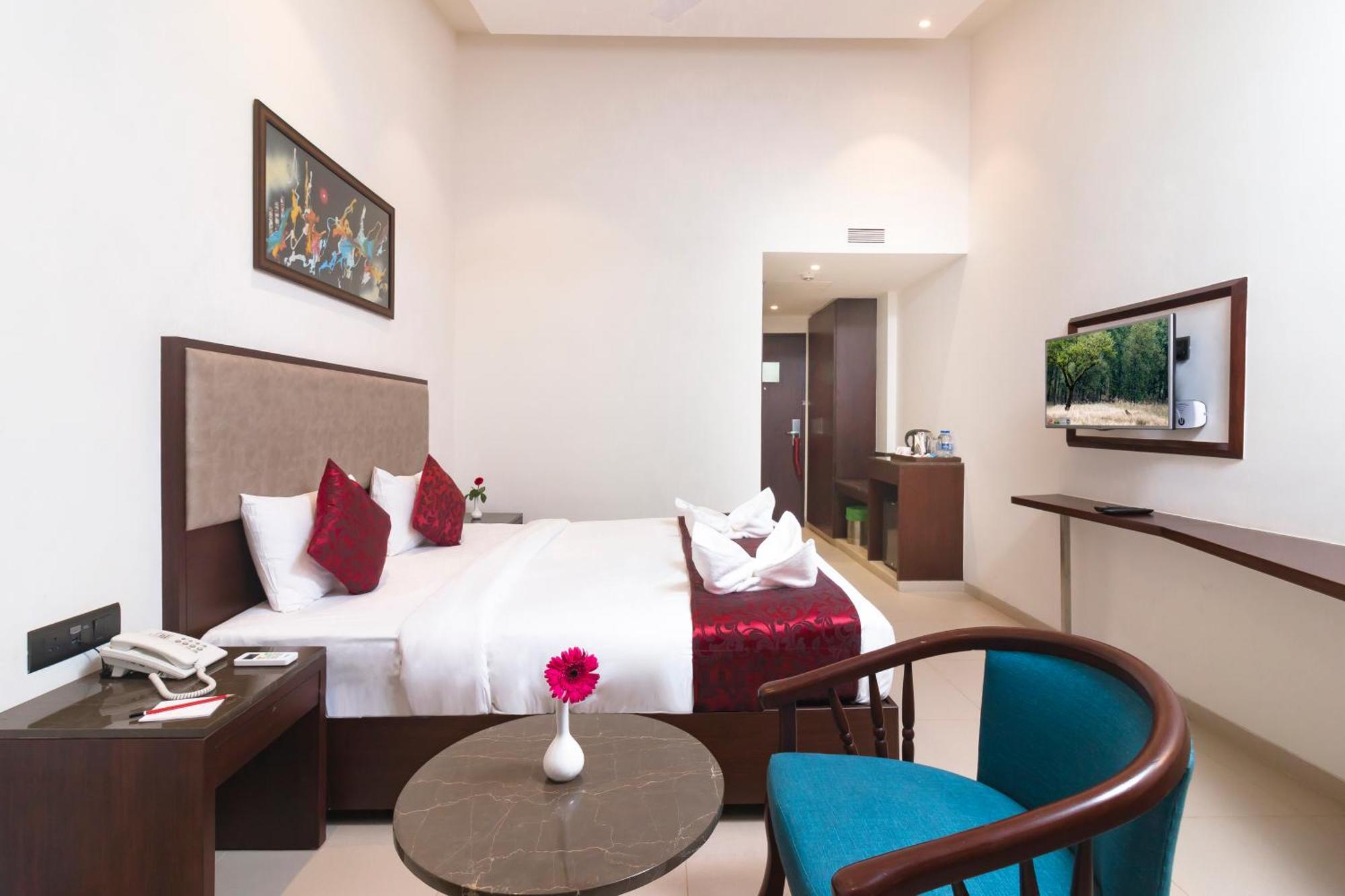 7 Apple Resort Lonavala Eksteriør billede