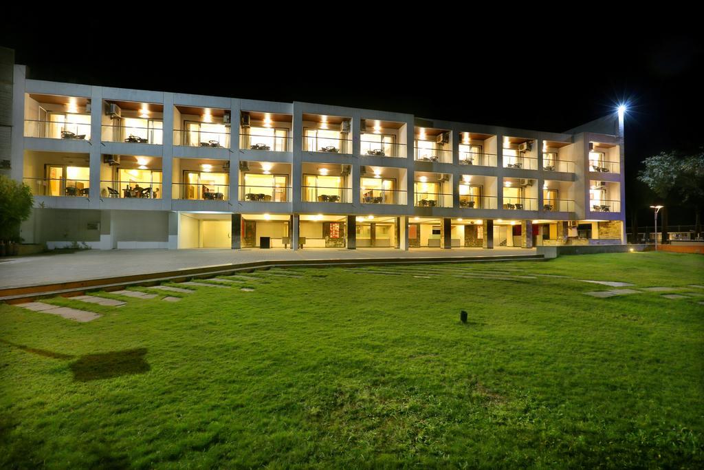 7 Apple Resort Lonavala Eksteriør billede