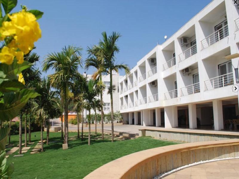 7 Apple Resort Lonavala Eksteriør billede