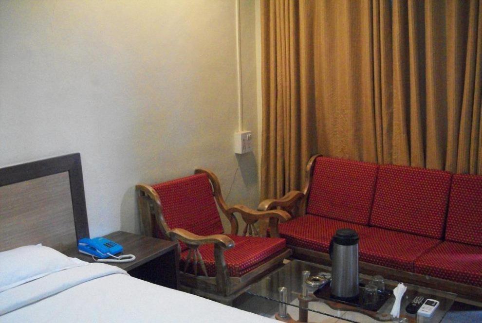 7 Apple Resort Lonavala Eksteriør billede