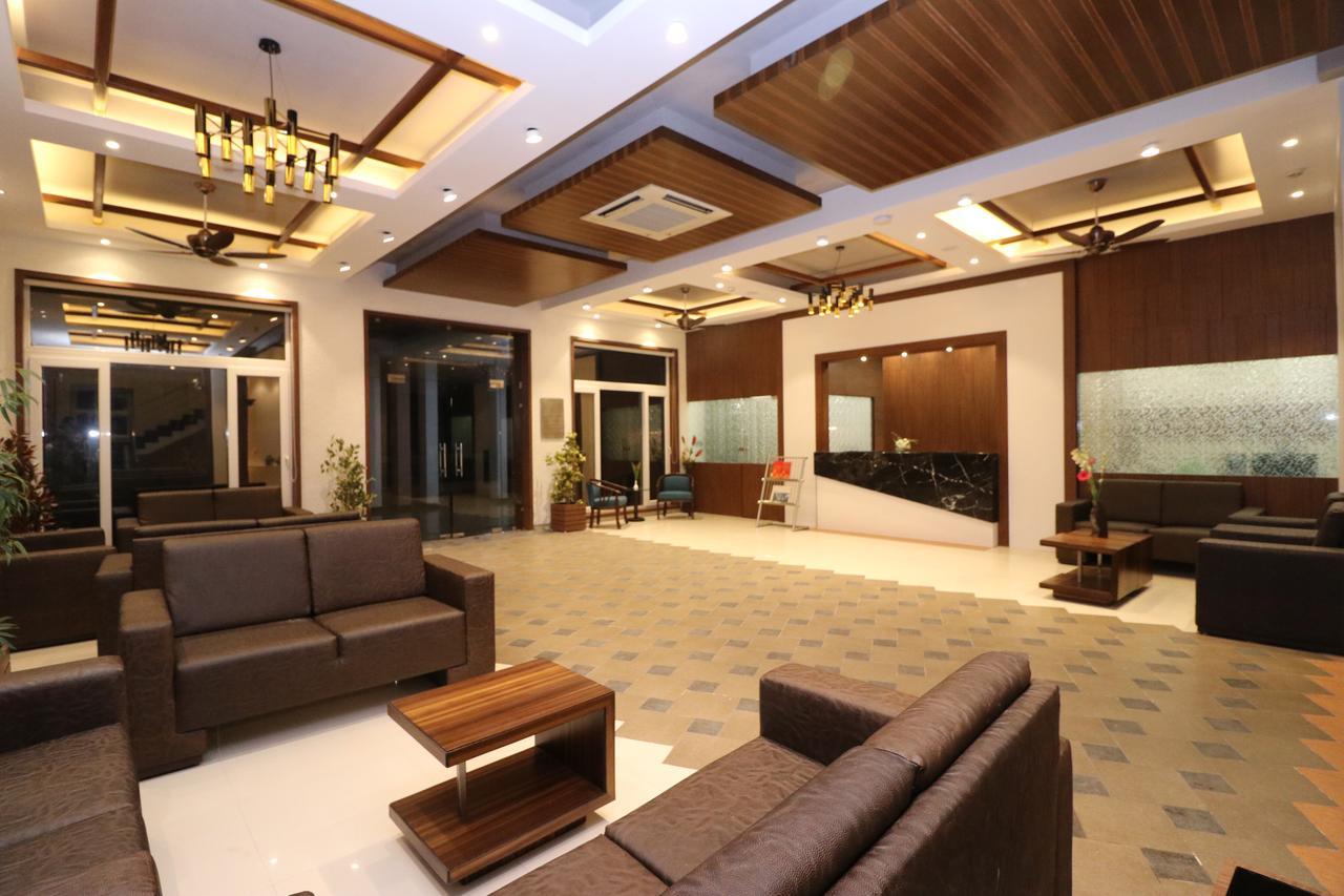 7 Apple Resort Lonavala Eksteriør billede