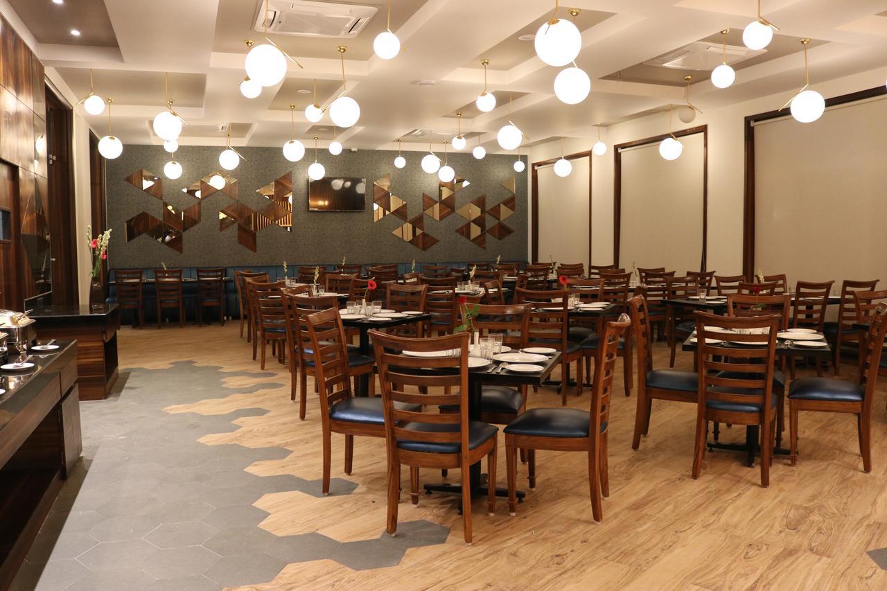 7 Apple Resort Lonavala Eksteriør billede